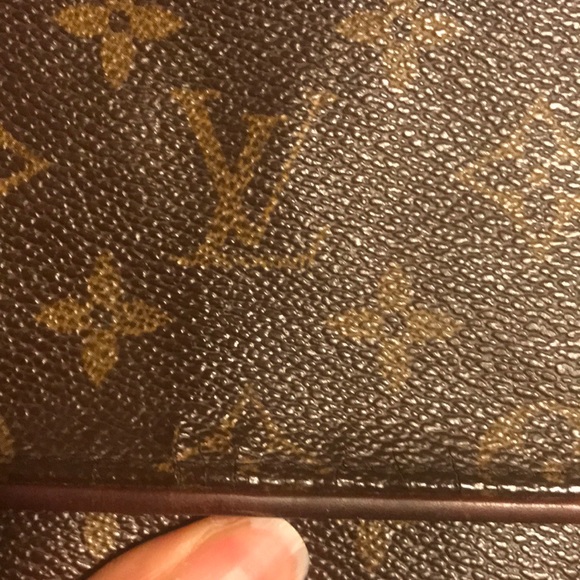Louie v clutch - Picture 7 of 8
